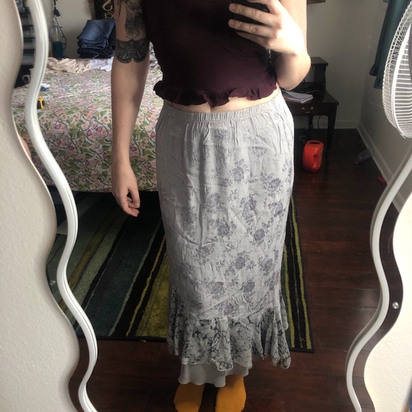 Vintage 90s Grey floral maxi asymmetrical ruffle tiered skirt - Picture 5 of 8